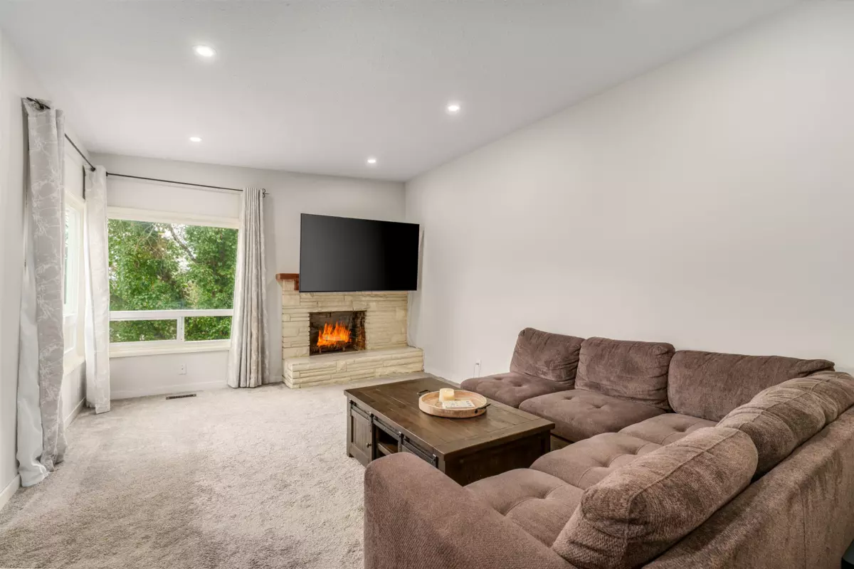Breakfast Nook Photo of 34777 Mt Blanchard Drive, Abbotsford, BC