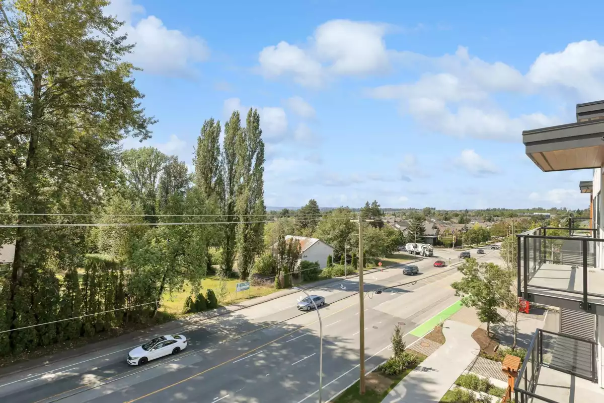 Front Yard Photo of 411 20286 72b Avenue, Langley, BC