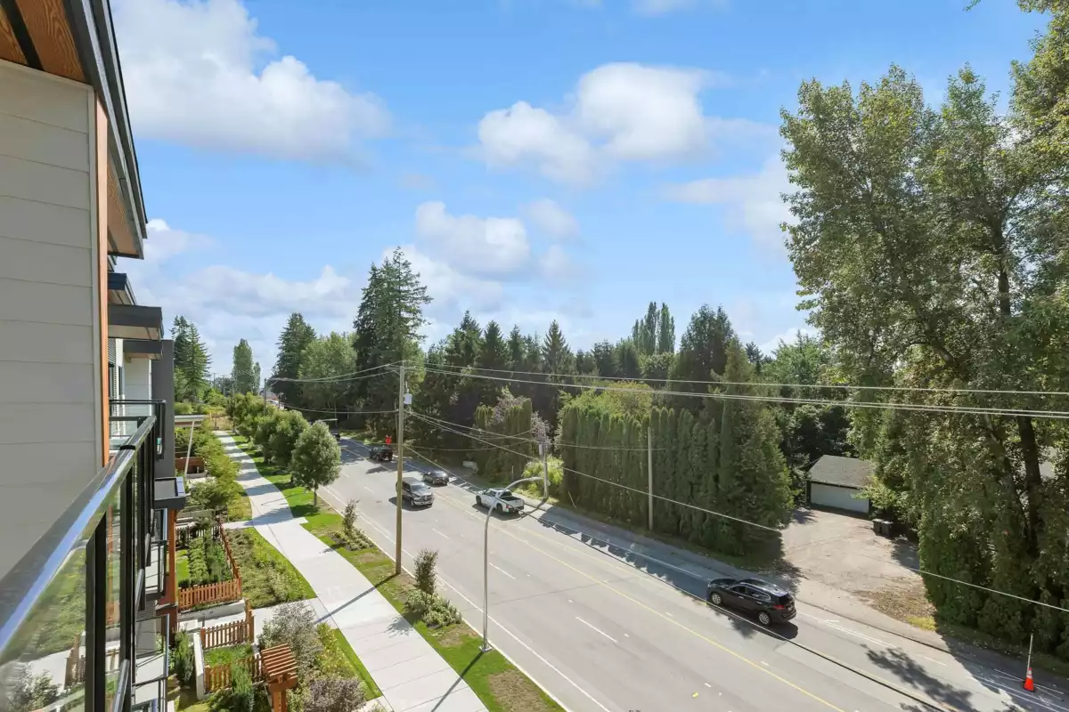 Hallway Photo of 411 20286 72b Avenue, Langley, BC