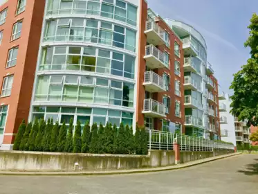 212 688 Fairchild Road, Vancouver, BC, Vancouver — Apartment/Condo for sale
