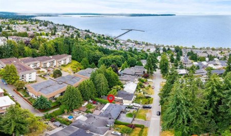 Primary Bedroom Photo of 1360 Everall Street, White Rock, BC
