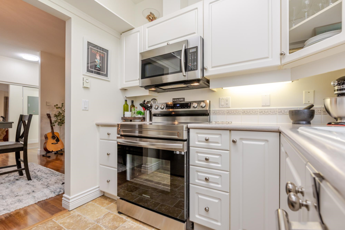 Dining Area Photo of 205 4747 54a Street, Ladner, BC