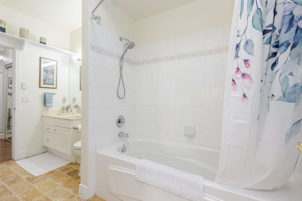 Primary Bathroom Photo of 205 4747 54a Street, Ladner, BC
