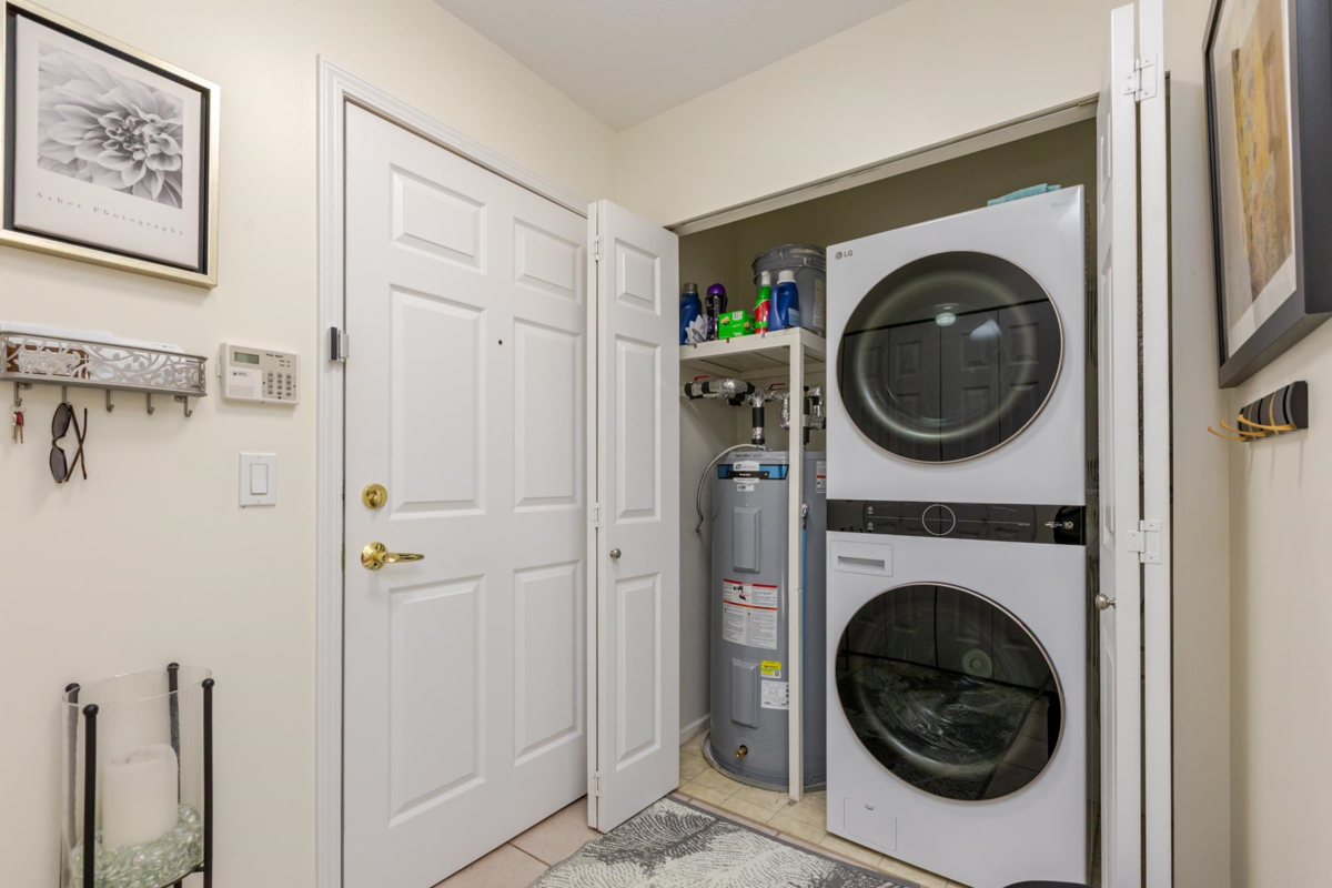 Walk-In Closet Photo of 205 4747 54a Street, Ladner, BC