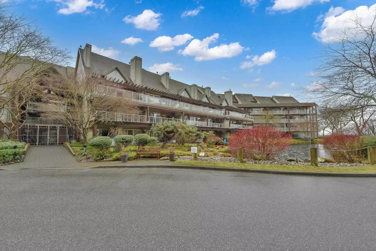 Powder Room Photo of 319 1120 Tsatsu Shores Drive, Delta, BC