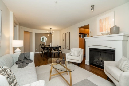 202 2966 Silver Springs Boulevard, Coquitlam, BC, Coquitlam — Apartment/Condo for sale