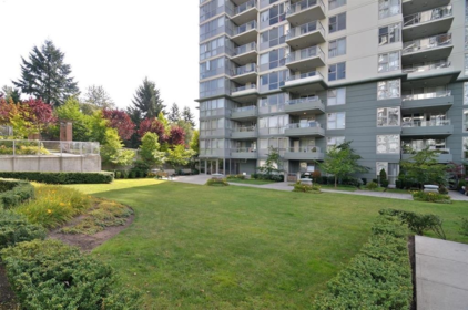 407 295 Guildford Way, Port Moody, BC, Port Moody — Apartment/Condo for sale