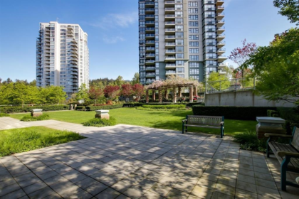 407 295 Guildford Way, Port Moody, BC, Port Moody — Apartment/Condo for sale