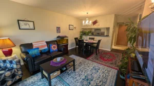 607 9623 Manchester Drive, Burnaby, BC