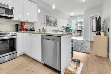 Kitchen Island Photo of 402 20696 Eastleigh Crescent, Langley, BC