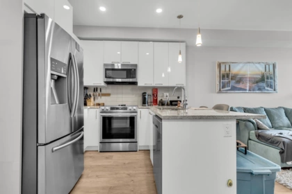 Kitchen Photo of 402 20696 Eastleigh Crescent, Langley, BC