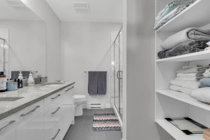 Primary Bathroom Photo of 402 20696 Eastleigh Crescent, Langley, BC