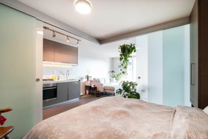 Basement Recreation Room Photo of 902 189 Keefer Street, Vancouver, BC
