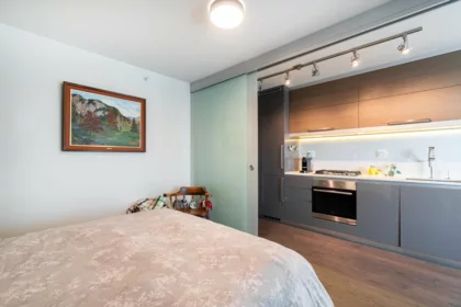 Laundry Room Photo of 902 189 Keefer Street, Vancouver, BC
