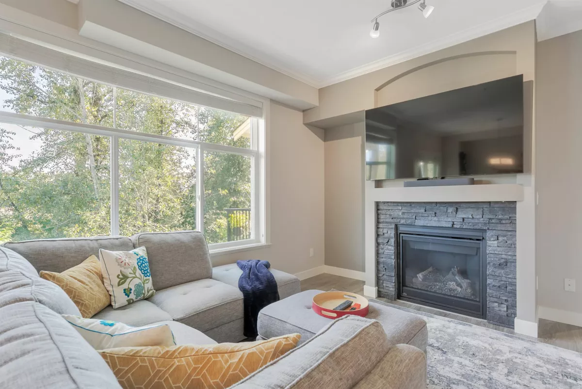 Kitchen Island Photo of 48 11252 Cottonwood Drive, Maple Ridge, BC