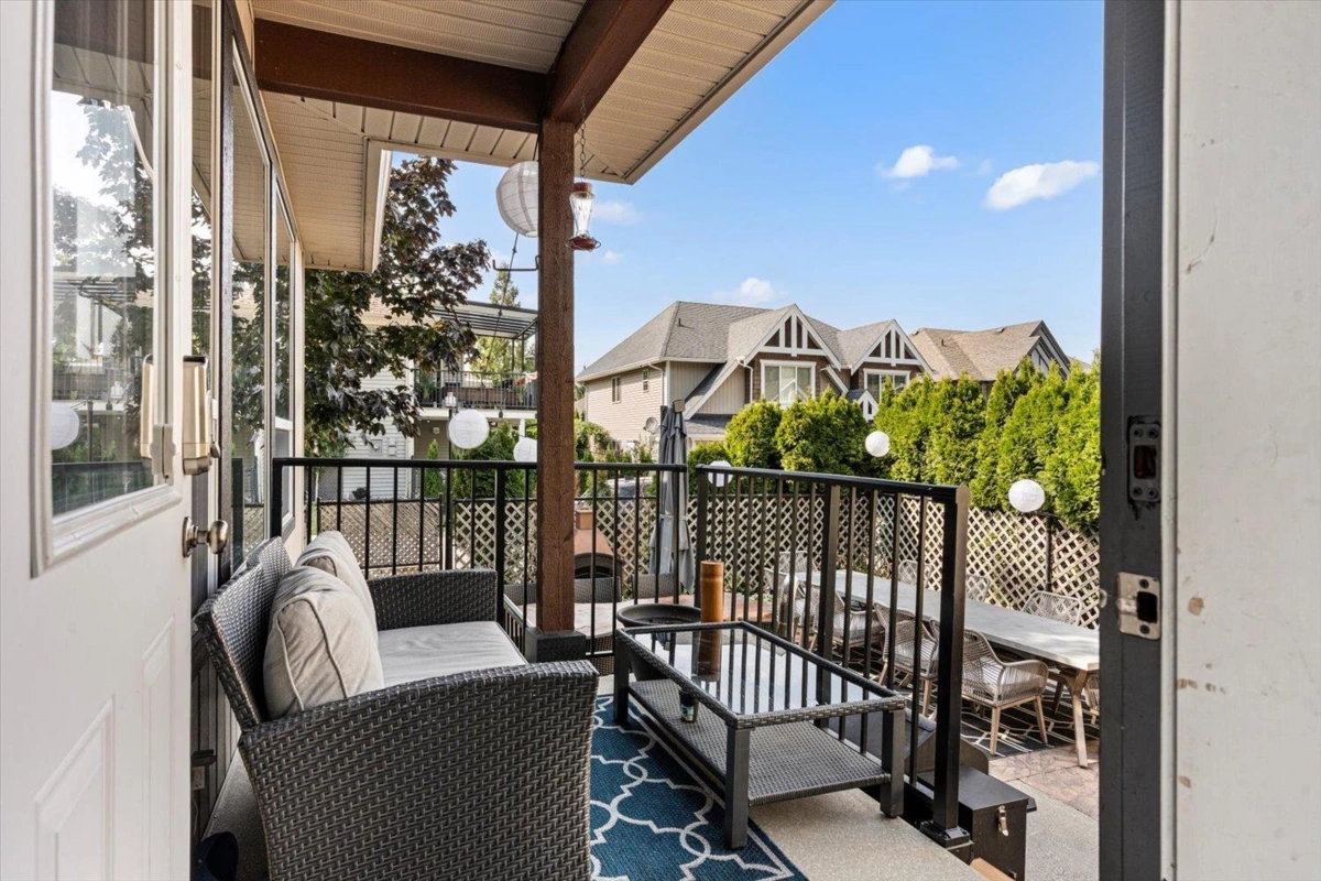 Swimming Pool Photo of 21 46745 Hudson Road, Chilliwack, BC