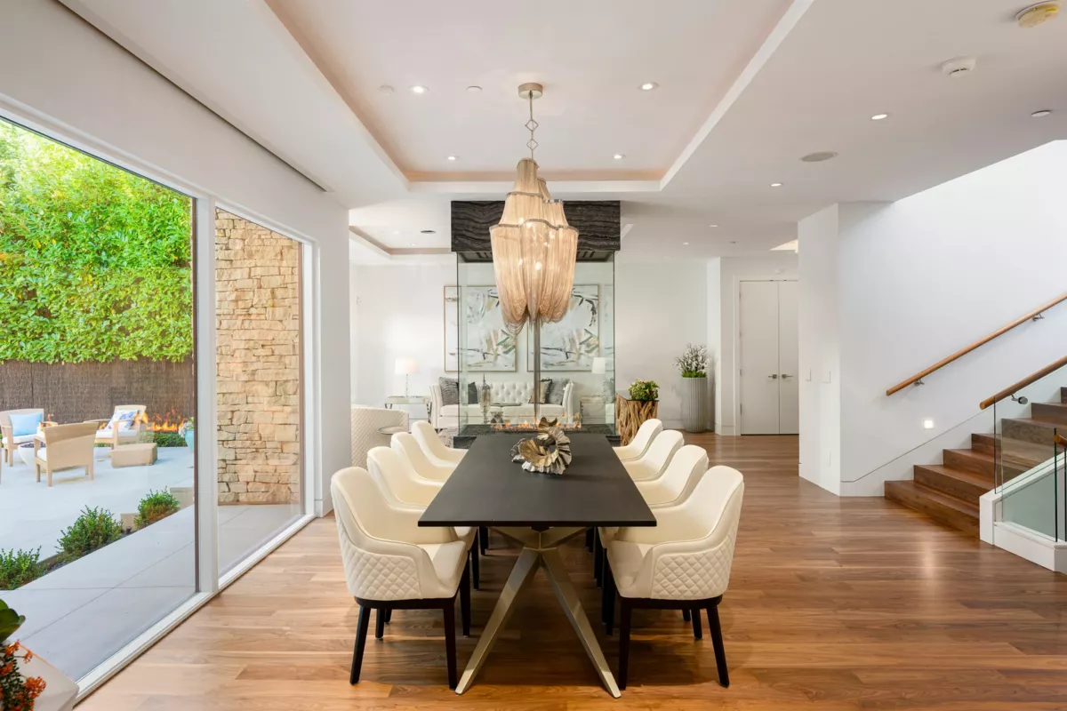 Dining Area Photo of 6350 Macdonald Street, Vancouver, BC
