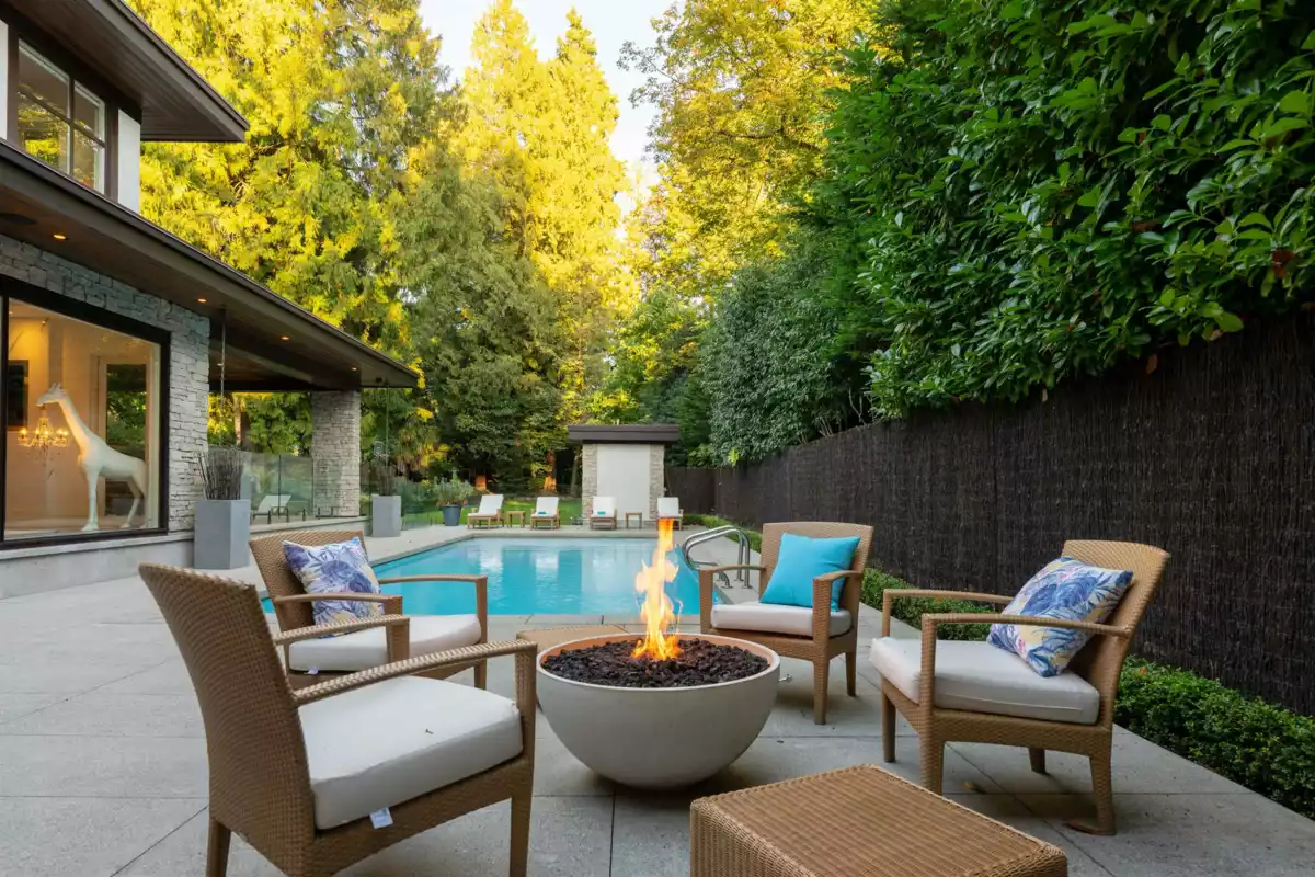 Front Yard Photo of 6350 Macdonald Street, Vancouver, BC