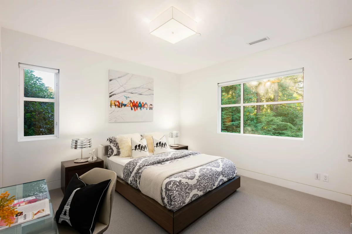 Hallway Photo of 6350 Macdonald Street, Vancouver, BC