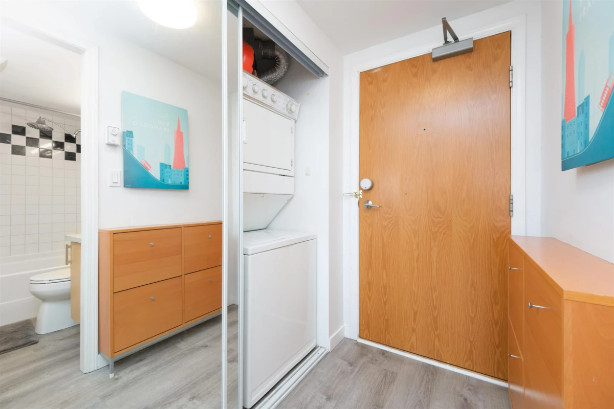 Laundry Room Photo of 1703 63 Keefer Place, Vancouver, BC