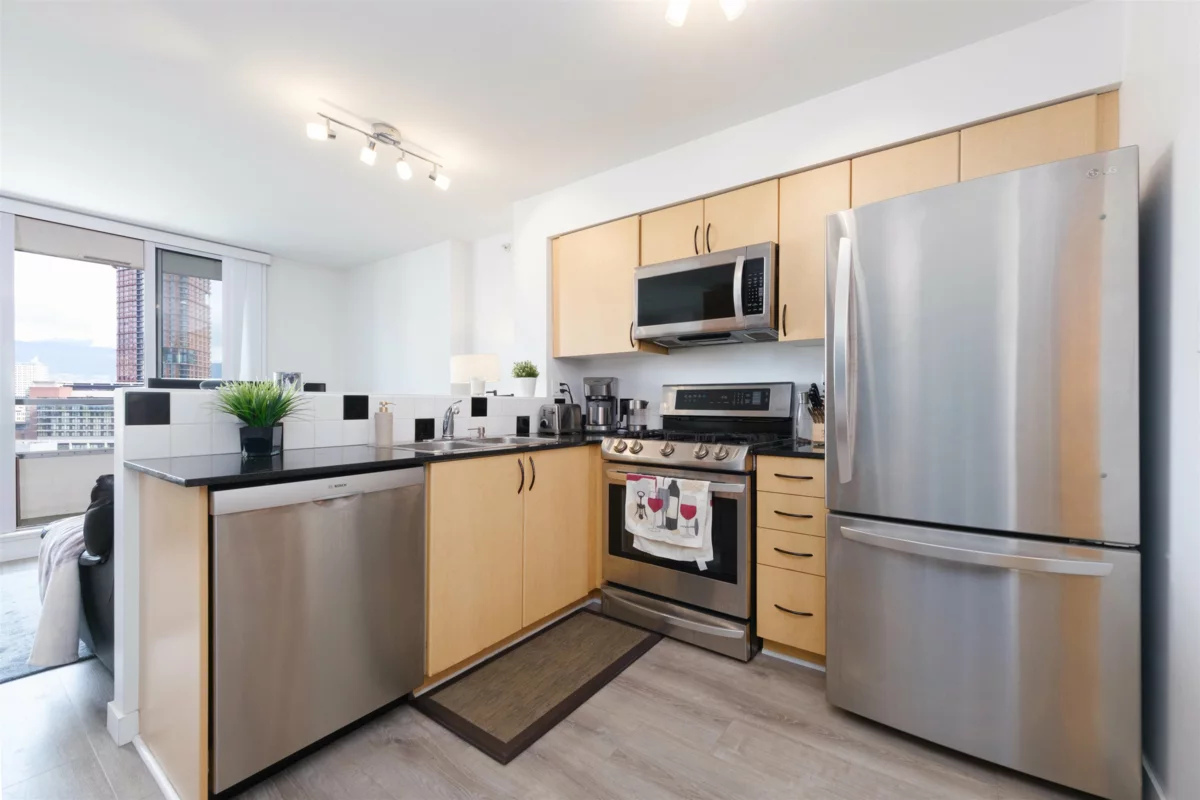 Powder Room Photo of 1703 63 Keefer Place, Vancouver, BC