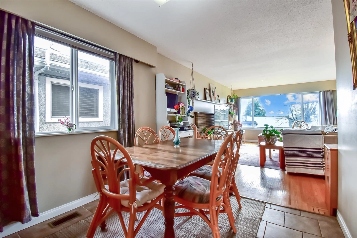 Dining Area Photo of 5477 Portland Street, Burnaby, BC