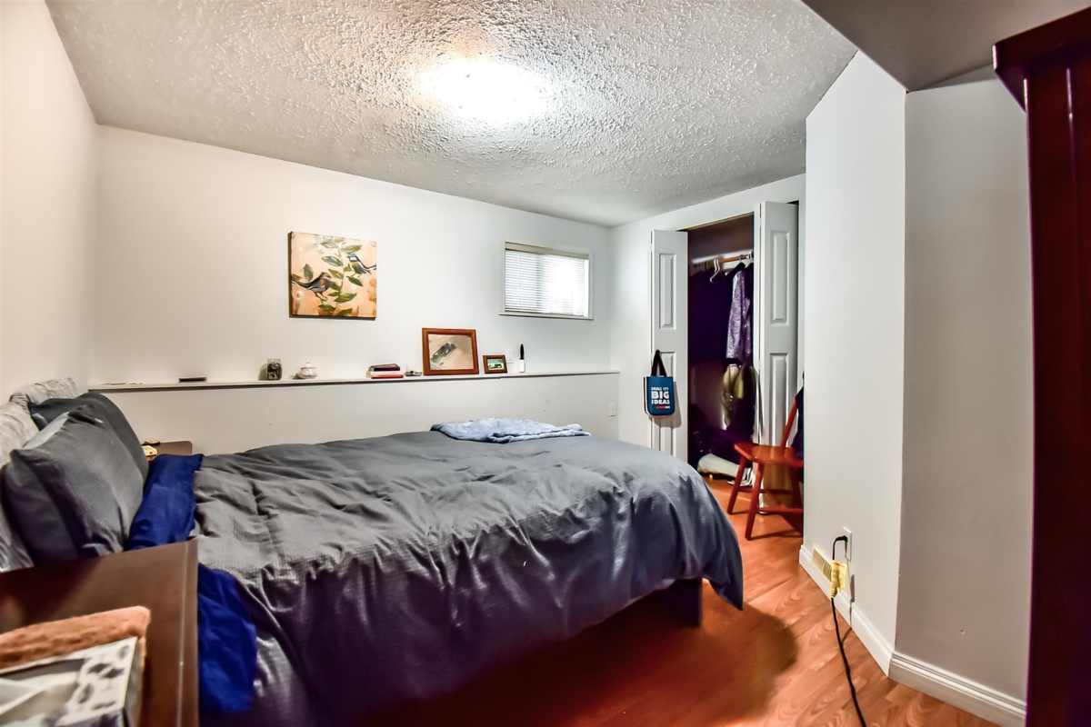 Entry Foyer Photo of 5477 Portland Street, Burnaby, BC