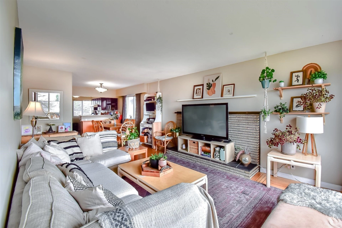 Family Room Photo of 5477 Portland Street, Burnaby, BC