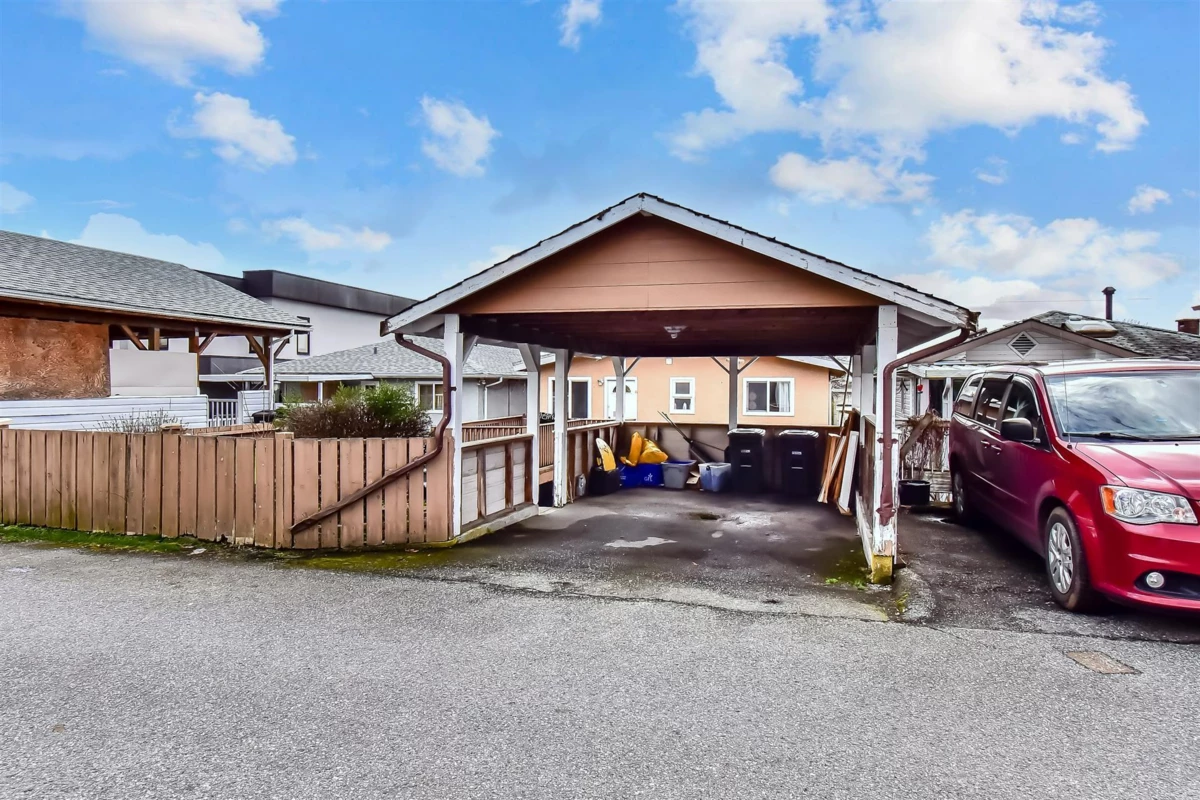 Guest Bathroom Photo of 5477 Portland Street, Burnaby, BC