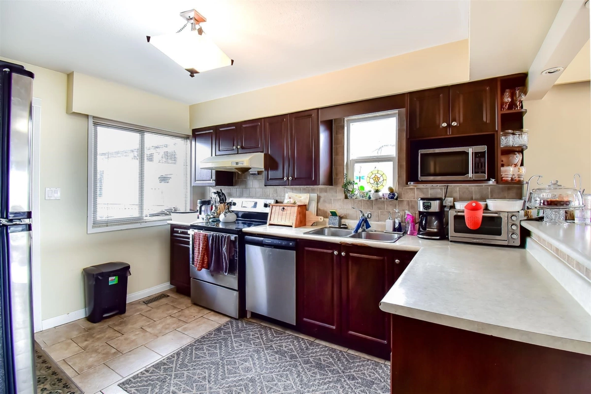 Kitchen Island Photo of 5477 Portland Street, Burnaby, BC