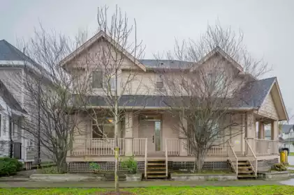 19593 72 Avenue, Surrey, BC, Surrey — Half Duplex for sale