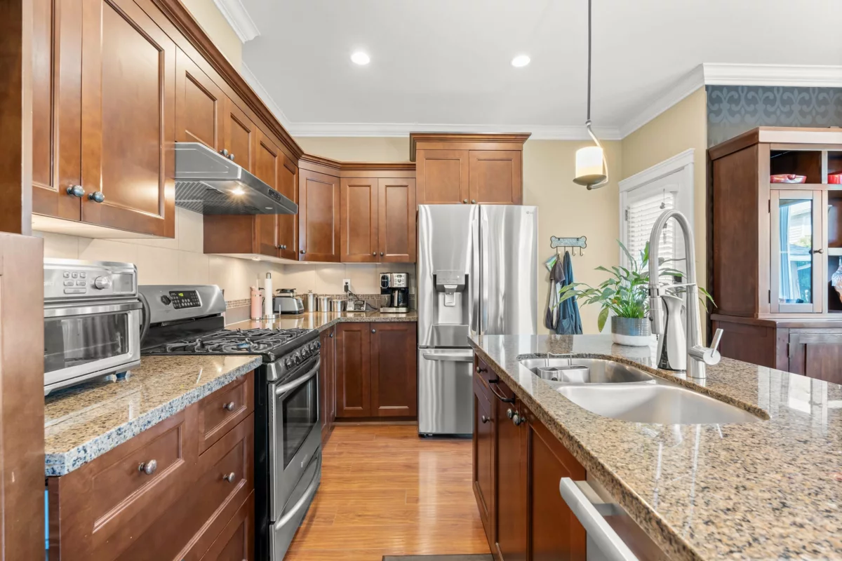 Breakfast Nook Photo of 17919 71 Avenue, Surrey, BC