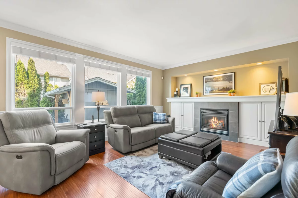 Dining Area Photo of 17919 71 Avenue, Surrey, BC