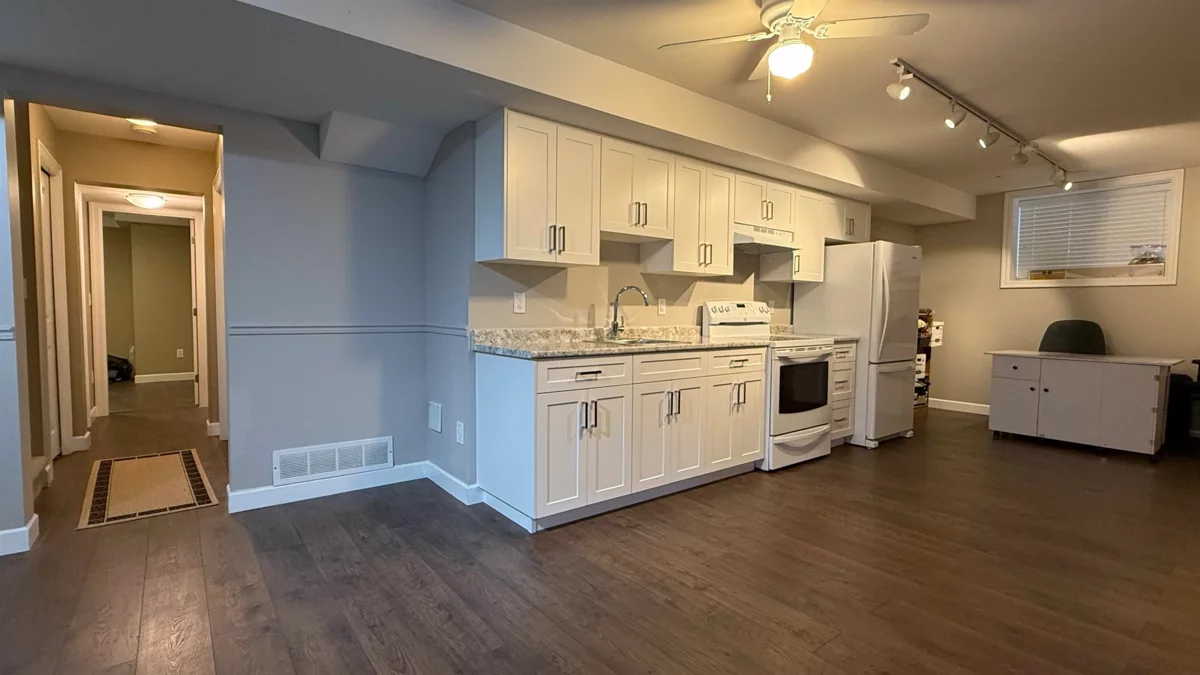 Garage Interior Photo of 17919 71 Avenue, Surrey, BC