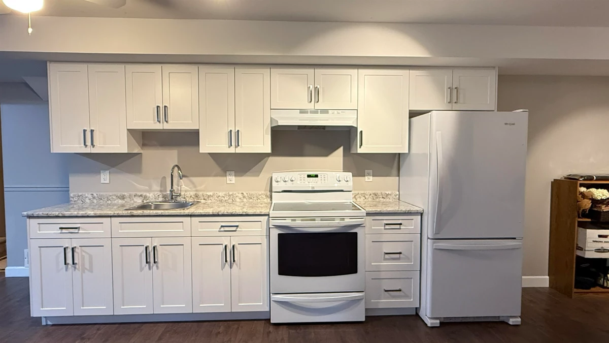 Hallway Photo of 17919 71 Avenue, Surrey, BC