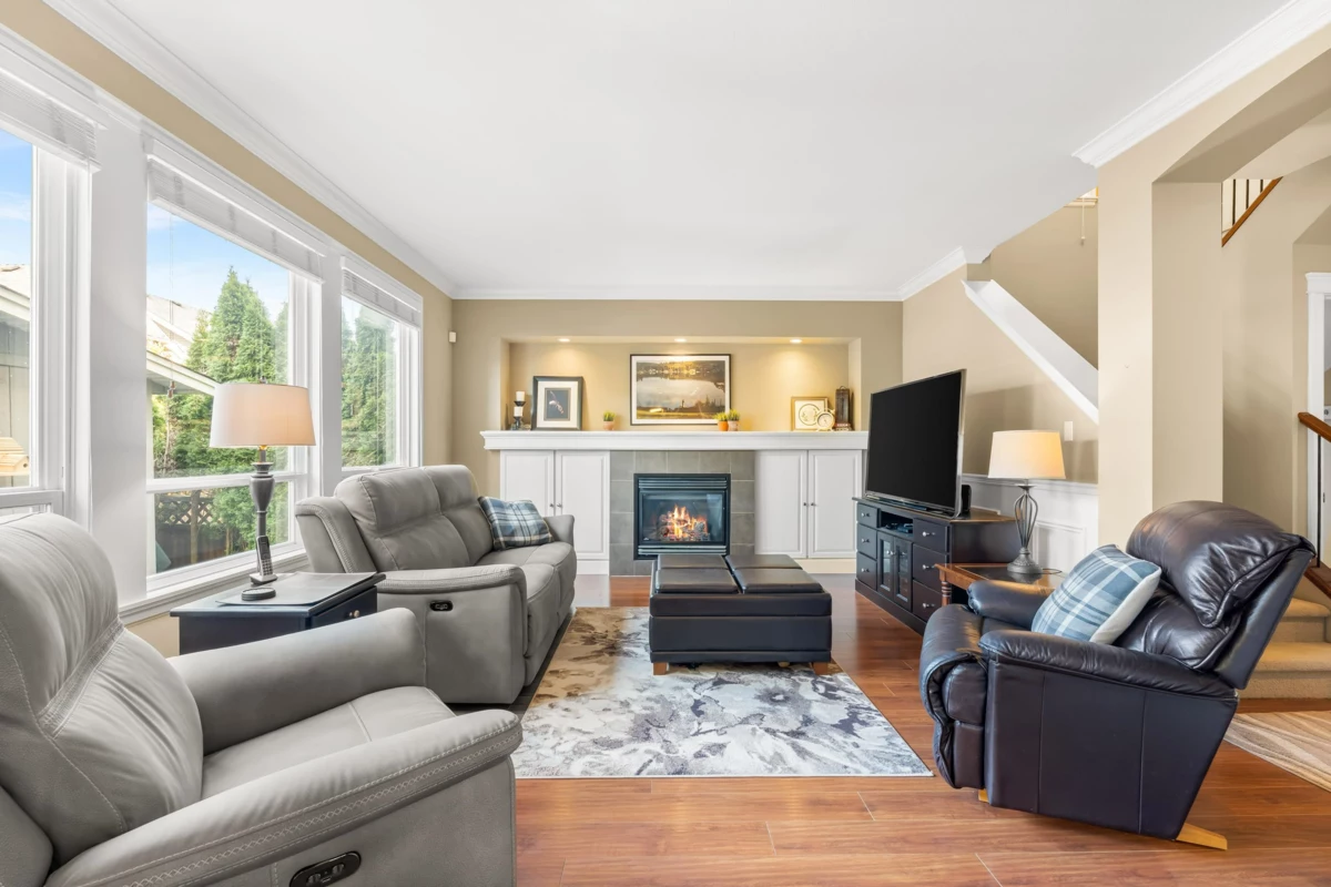 Kitchen Photo of 17919 71 Avenue, Surrey, BC
