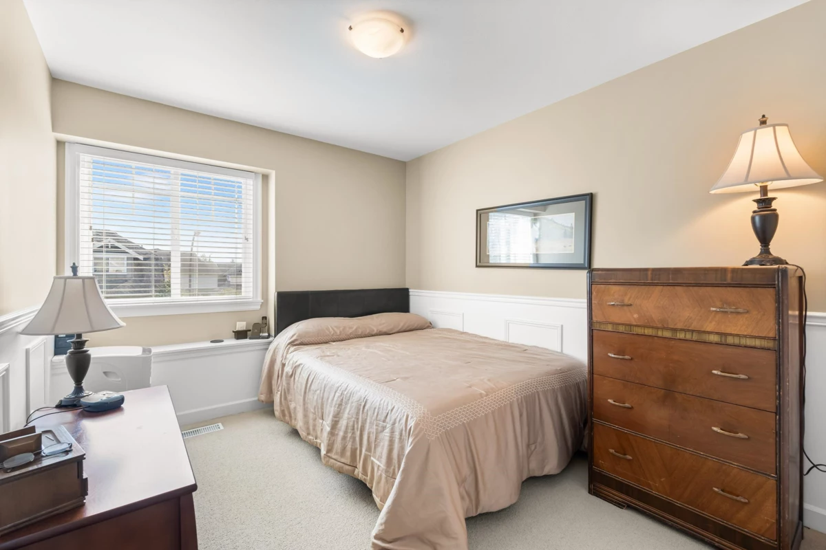 Office / Den Photo of 17919 71 Avenue, Surrey, BC