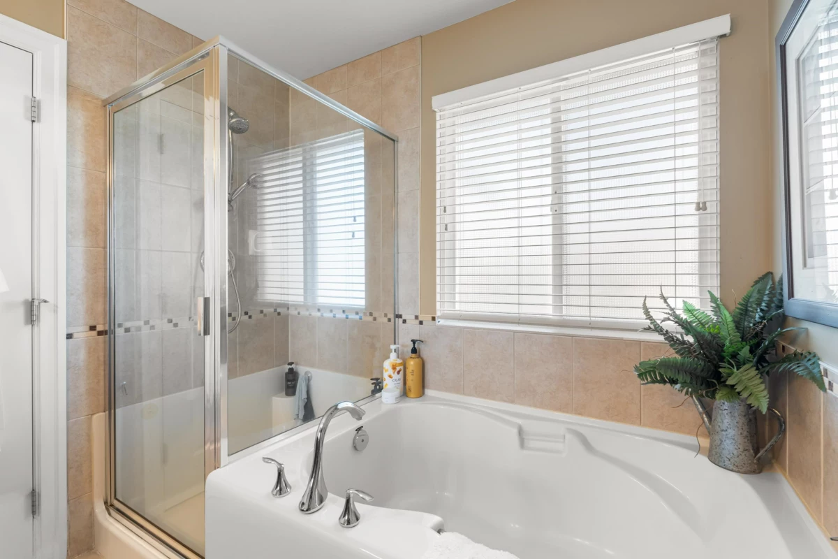 Powder Room Photo of 17919 71 Avenue, Surrey, BC