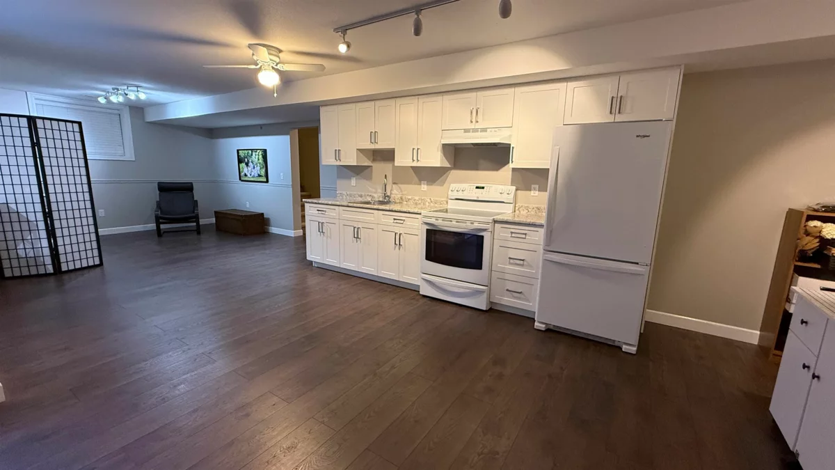 Staircase Photo of 17919 71 Avenue, Surrey, BC