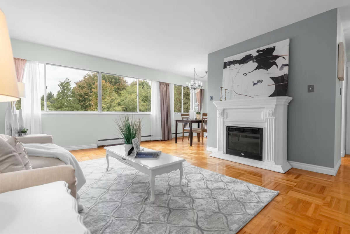 Family Room Photo of 402 1750 Esquimalt Avenue, West Vancouver, BC