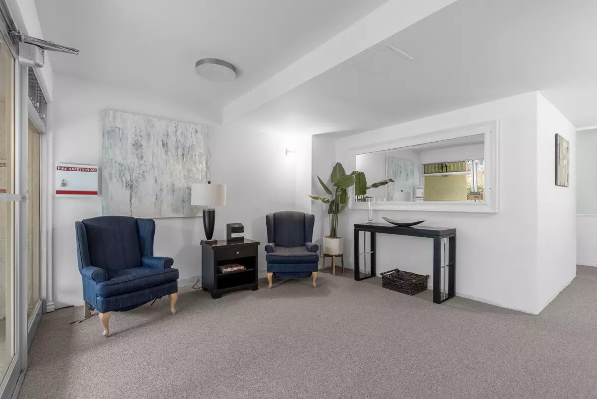 Office / Den Photo of 402 1750 Esquimalt Avenue, West Vancouver, BC