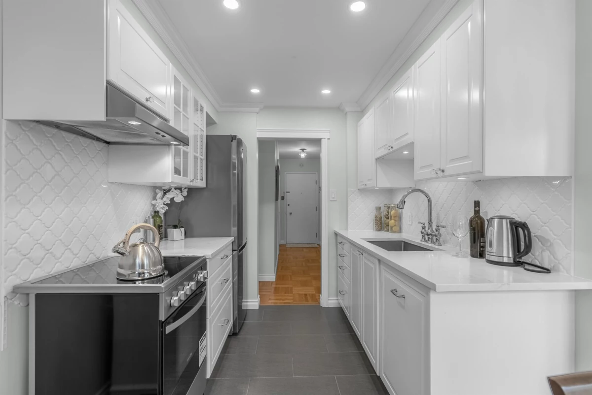 Pantry Photo of 402 1750 Esquimalt Avenue, West Vancouver, BC