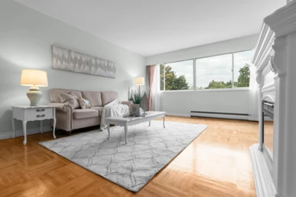 402 1750 Esquimalt Avenue, West Vancouver, BC