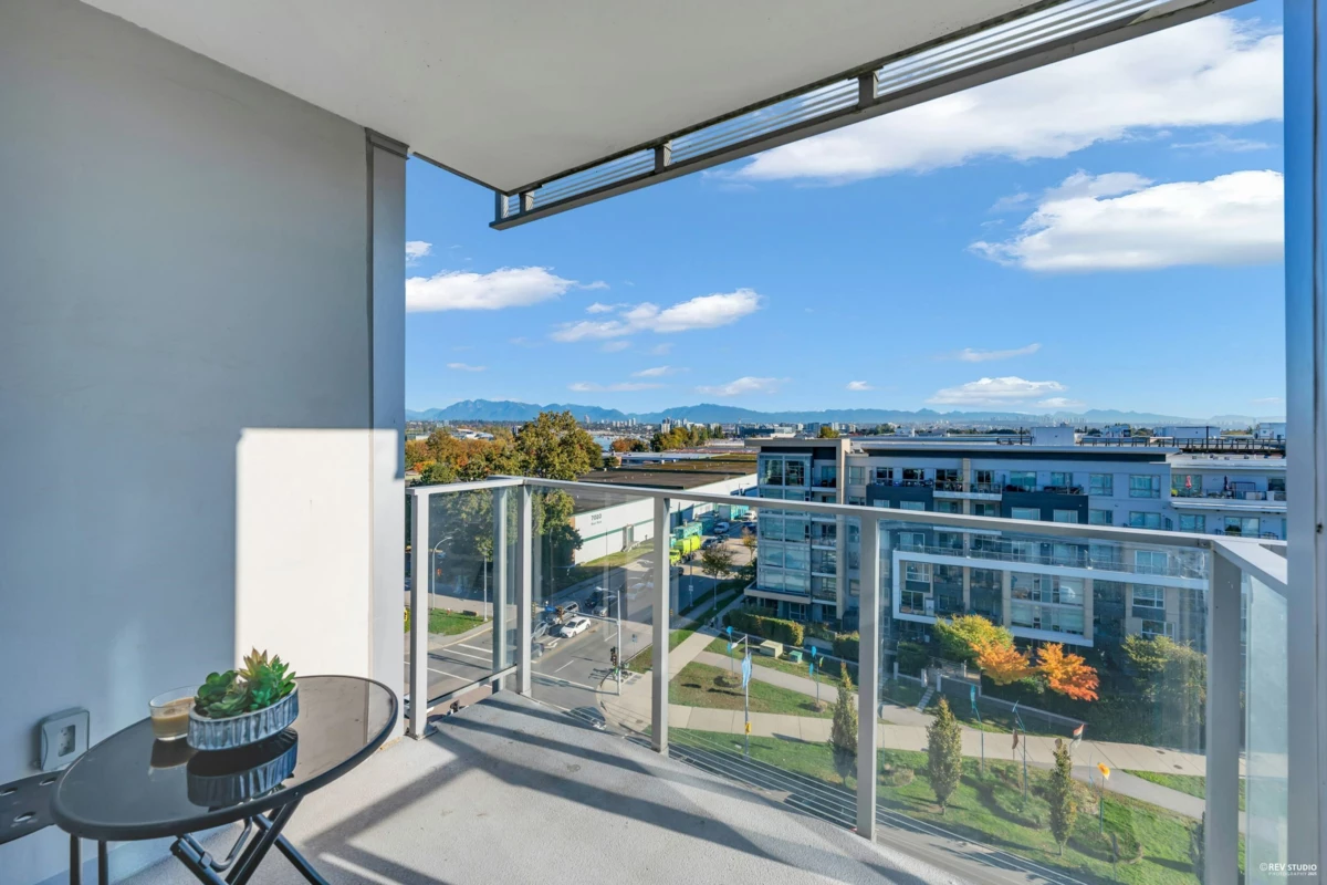 Entry Foyer Photo of 1007 5233 Gilbert Road, Richmond, BC