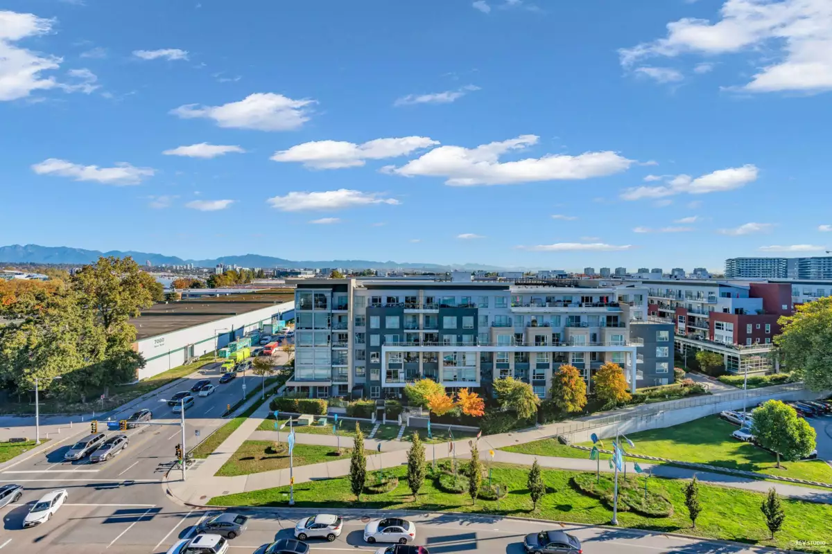 Hallway Photo of 1007 5233 Gilbert Road, Richmond, BC