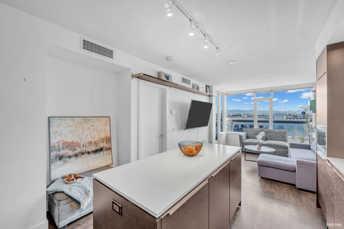 Kitchen Island Photo of 1007 5233 Gilbert Road, Richmond, BC