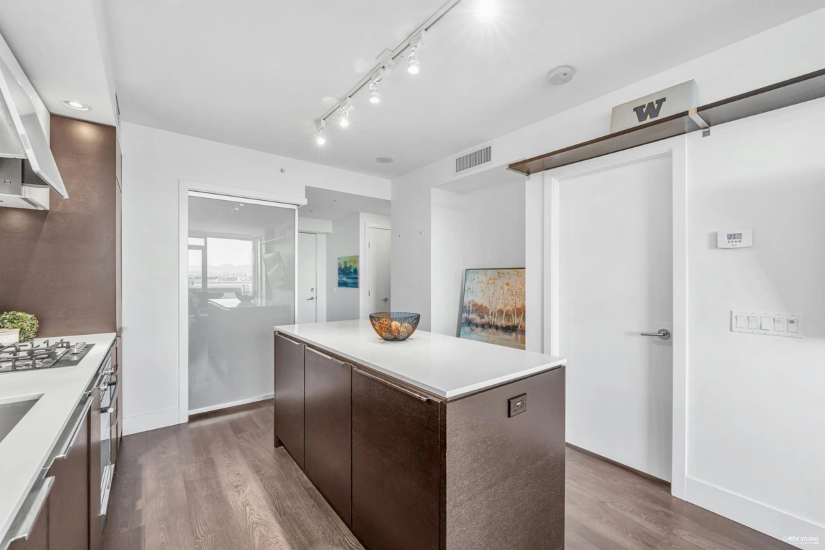 Kitchen Photo of 1007 5233 Gilbert Road, Richmond, BC