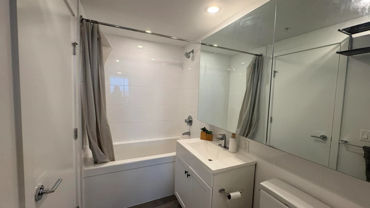 Laundry Room Photo of 1007 5233 Gilbert Road, Richmond, BC