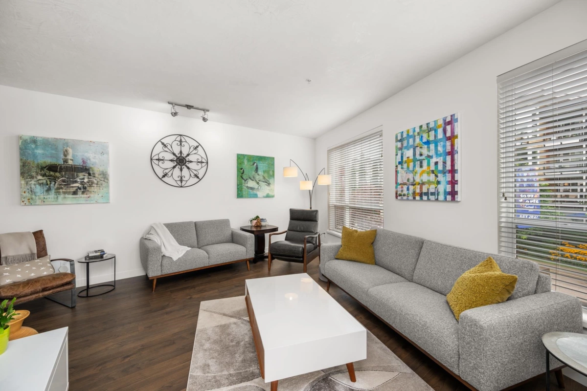 Entry Foyer Photo of 10 23230 Billy Brown Road, Langley, BC