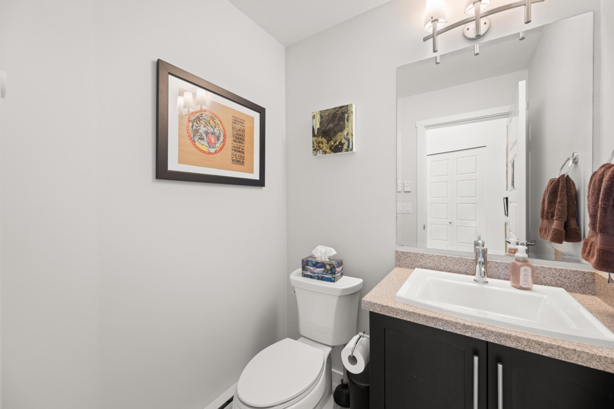 Guest Bathroom Photo of 10 23230 Billy Brown Road, Langley, BC